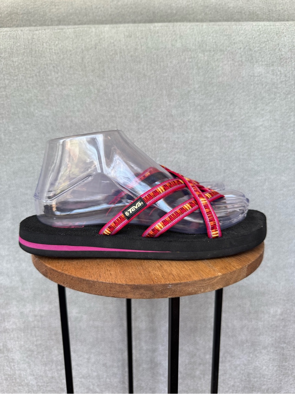 Teva Women's Olowahu Kaleidoscope Flip-flops Size 7 - Picture 7 of 12